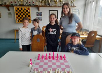 2. Schachtraining für Mädchen