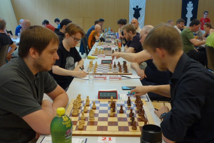 Erfolgreicher Auftakt des Tirol Open 2024: Feierliche Eröffnung und spannende Partien auf höchstem Niveau