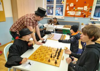 Ein etwas anderes Schachtraining in der Faschingszeit bei der SPG Hall/Mils